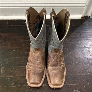 Ariat Men's Tan and Blue Cowboy Boots